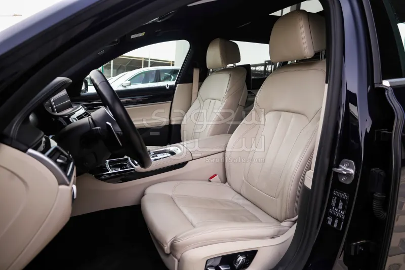 2020 بي ام دبليو الفئة السابعة 730 إل أي