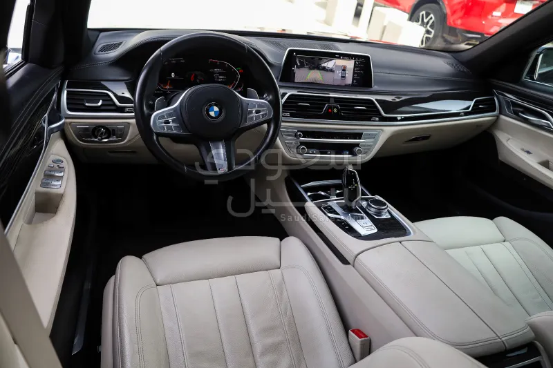 2020 بي ام دبليو الفئة السابعة 730 إل أي