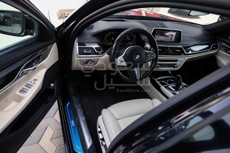 2020 بي ام دبليو الفئة السابعة 730 إل أي