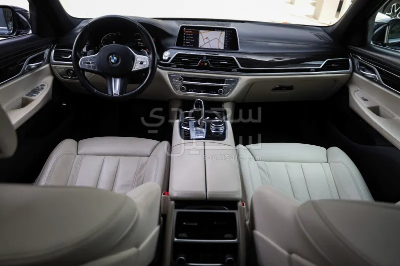 2020 بي ام دبليو الفئة السابعة 730 إل أي