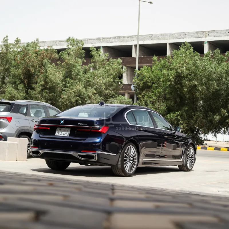 2020 بي ام دبليو الفئة السابعة 730 إل أي