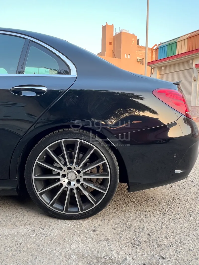 2017 مرسيدس - بنز سي 200