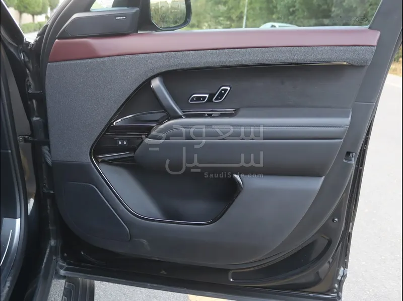 2023 لاند روفر رينج روفر سبورت اس اي