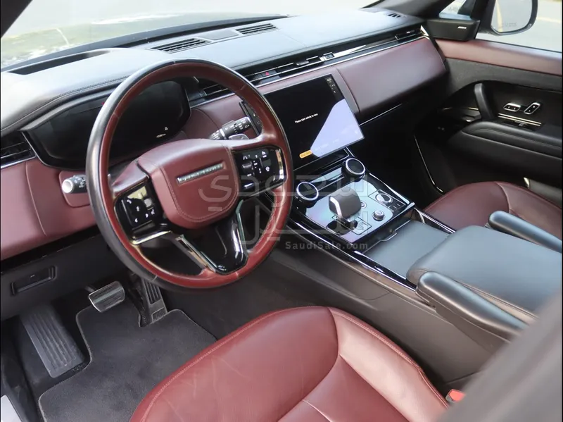 2023 لاند روفر رينج روفر سبورت اس اي