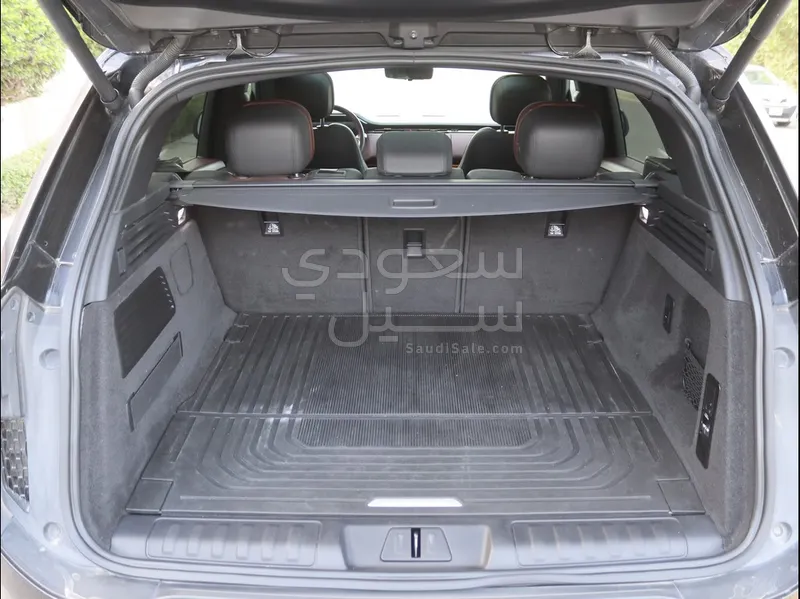 2023 لاند روفر رينج روفر سبورت اس اي