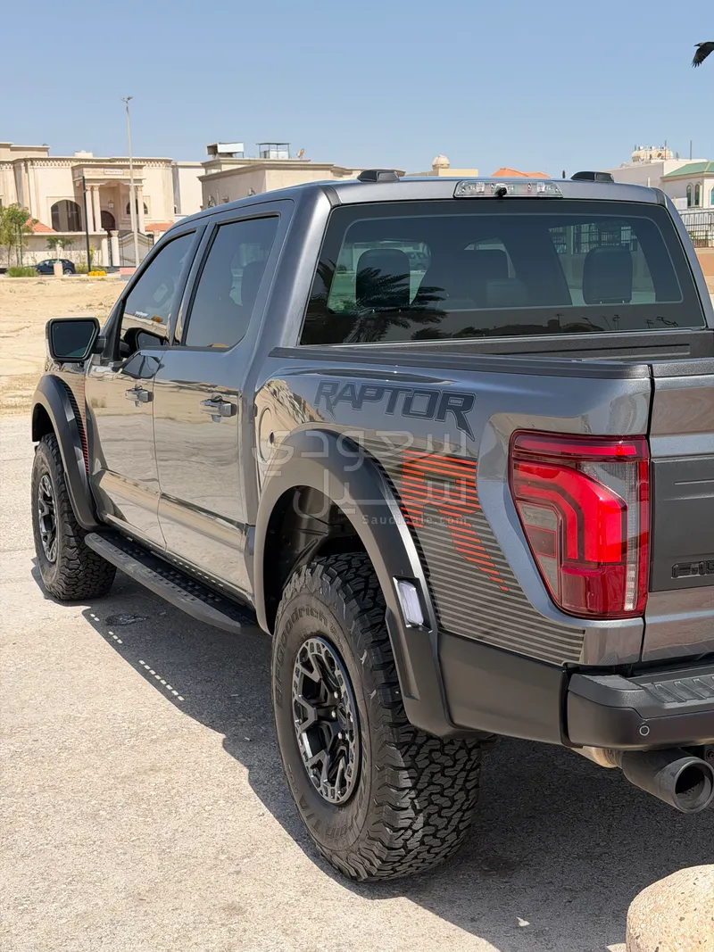 2025 فورد اف 150 رابتور ار