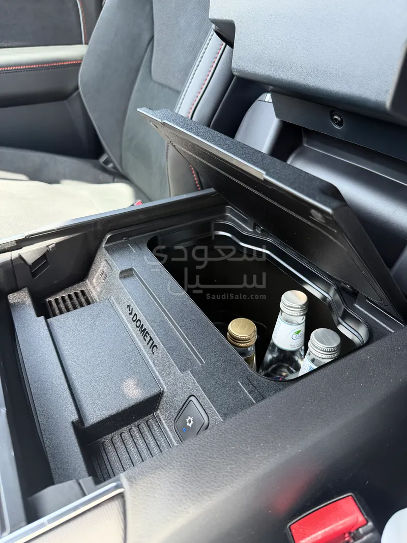 2025 فورد اف 150 رابتور ار