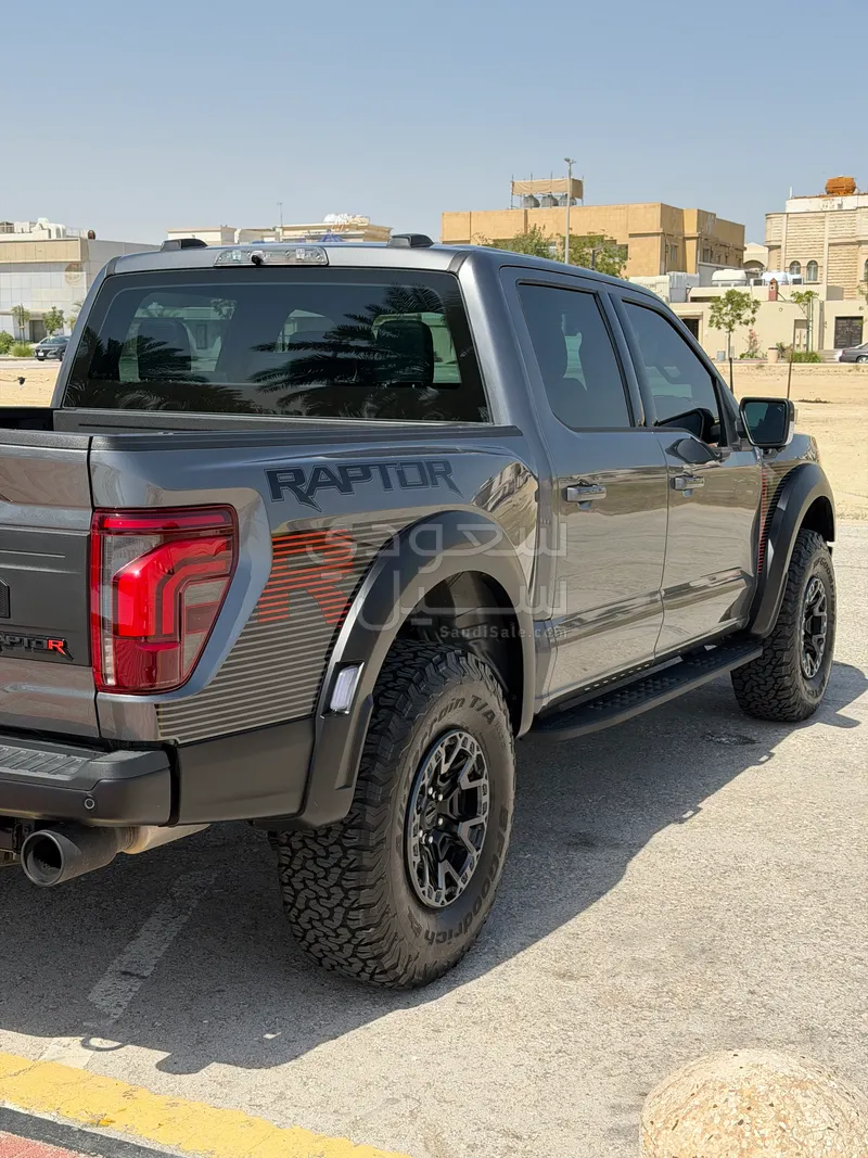 2025 فورد اف 150 رابتور ار