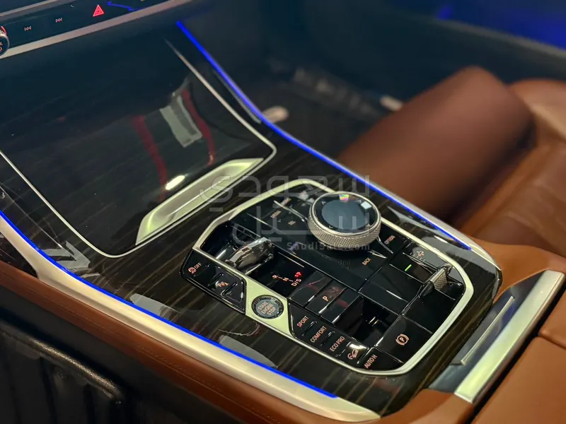 2023 بي ام دبليو الفئة اكس 7