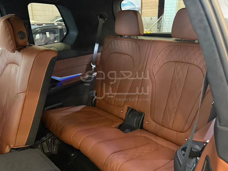 2023 بي ام دبليو الفئة اكس 7