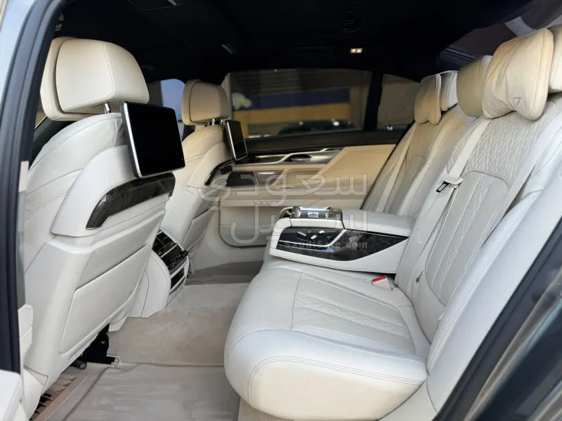 2016 بي ام دبليو الفئة السابعة 740 إل أي