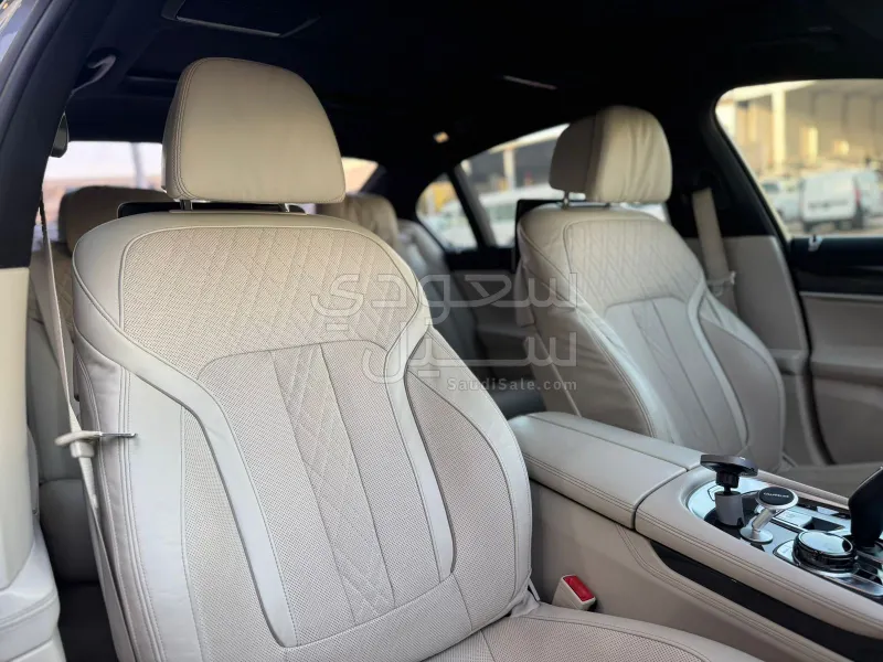 2016 بي ام دبليو الفئة السابعة 740 إل أي