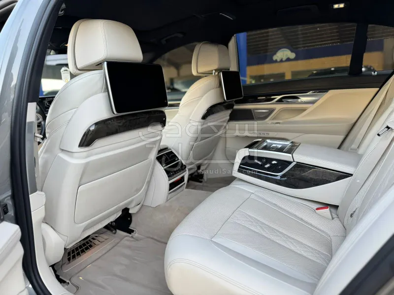 2016 بي ام دبليو الفئة السابعة 740 إل أي