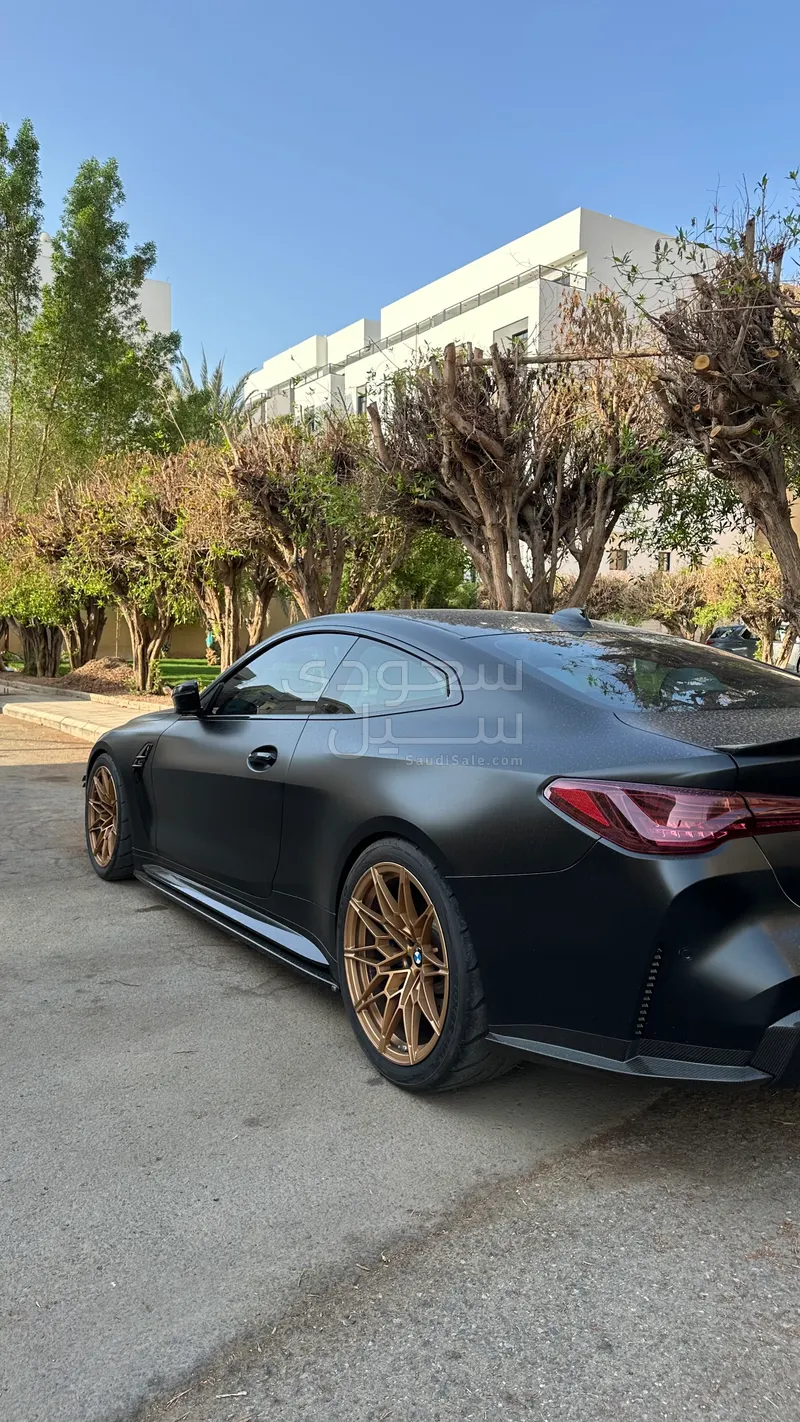 2022 بي ام دبليو الفئة ام إم 4 كومبيتيشن