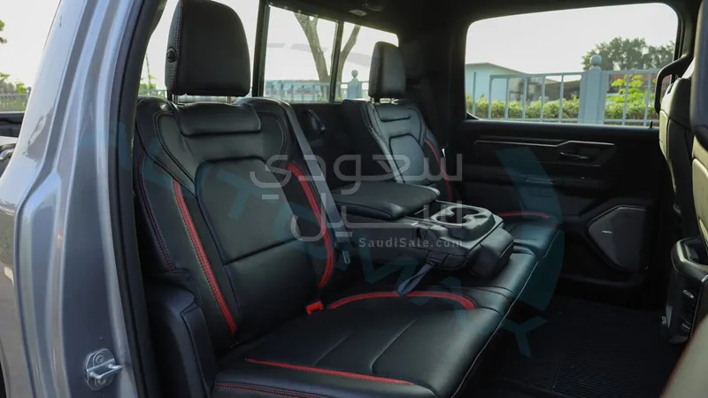 2025 دودج رام تي ار اكس