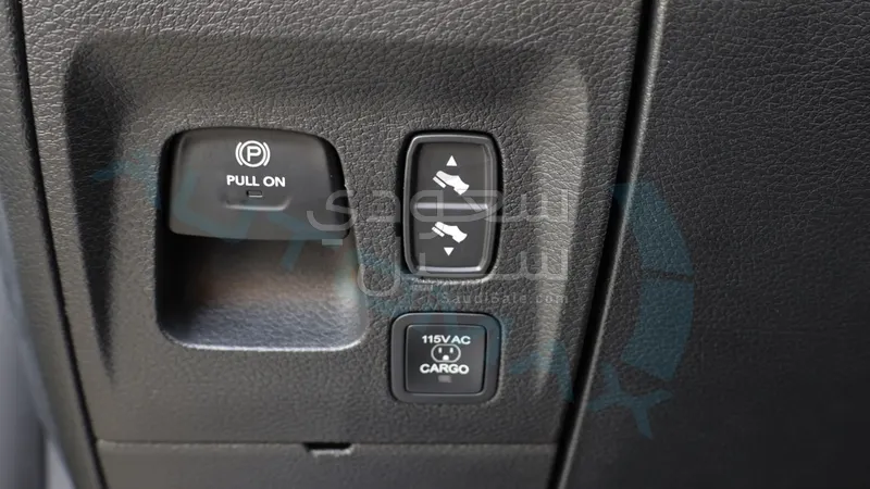 2025 دودج رام تي ار اكس