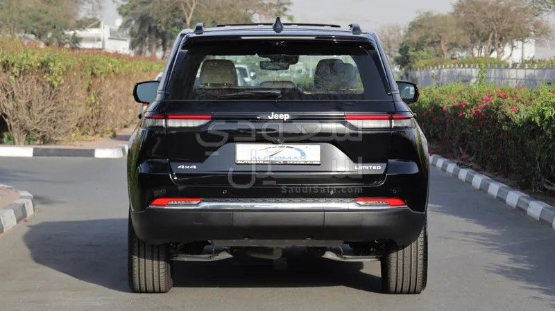 2025 جييب جراند شيروكي ليمتد بلس