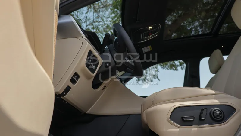 2025 جييب جراند شيروكي ليمتد بلس