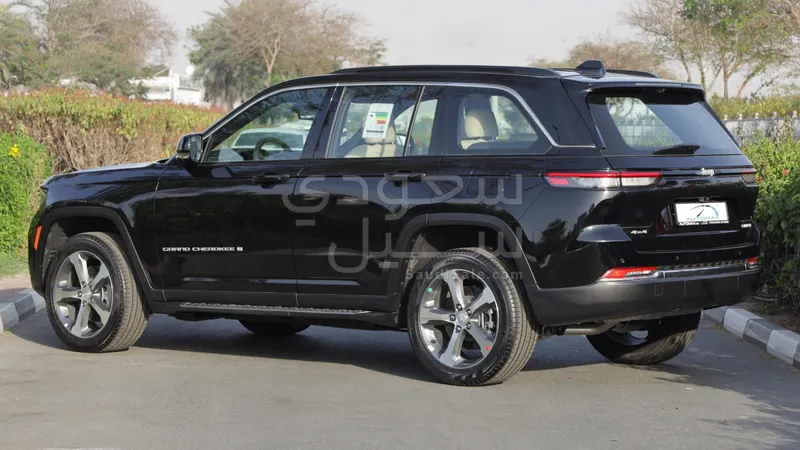 2025 جييب جراند شيروكي ليمتد بلس