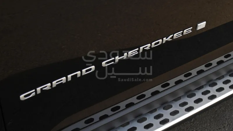 2025 جييب جراند شيروكي ليمتد بلس