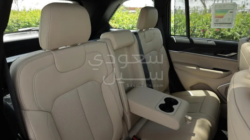 2025 جييب جراند شيروكي ليمتد بلس