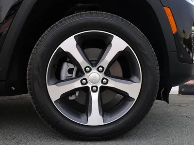 2025 جييب جراند شيروكي ليمتد بلس