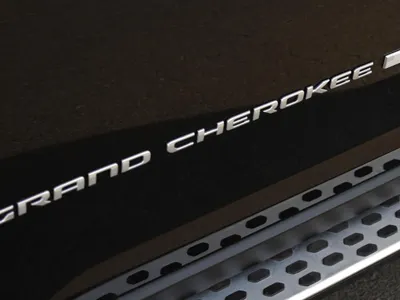 2025 جييب جراند شيروكي ليمتد بلس