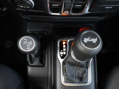 2025 جييب رانجلر سبورت