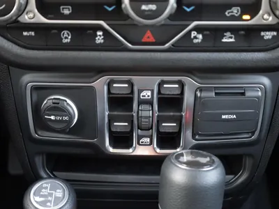 2025 جييب رانجلر سبورت