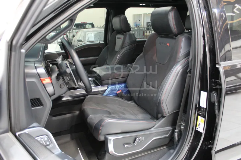 2025 فورد اف 150 رابتور ار