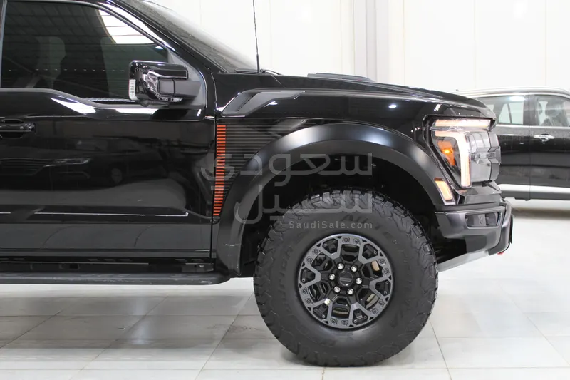 2025 فورد اف 150 رابتور ار