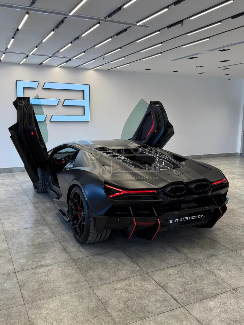 2024 لمبرجيني ريفويلتو