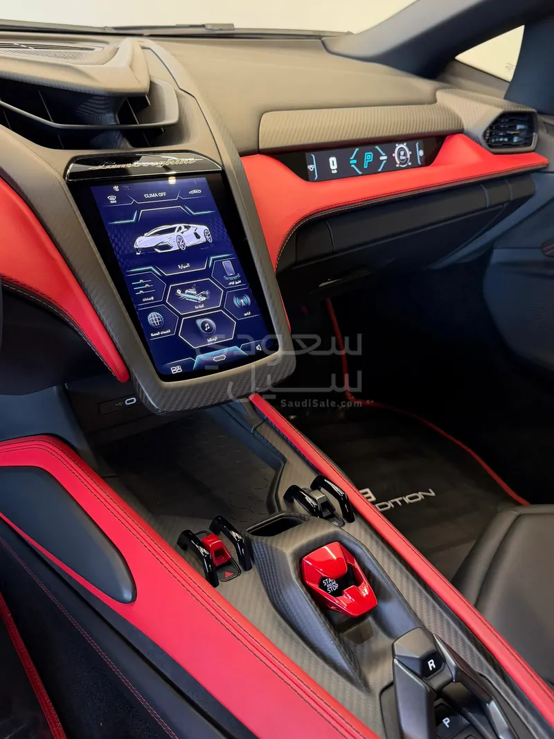 2024 لمبرجيني ريفويلتو