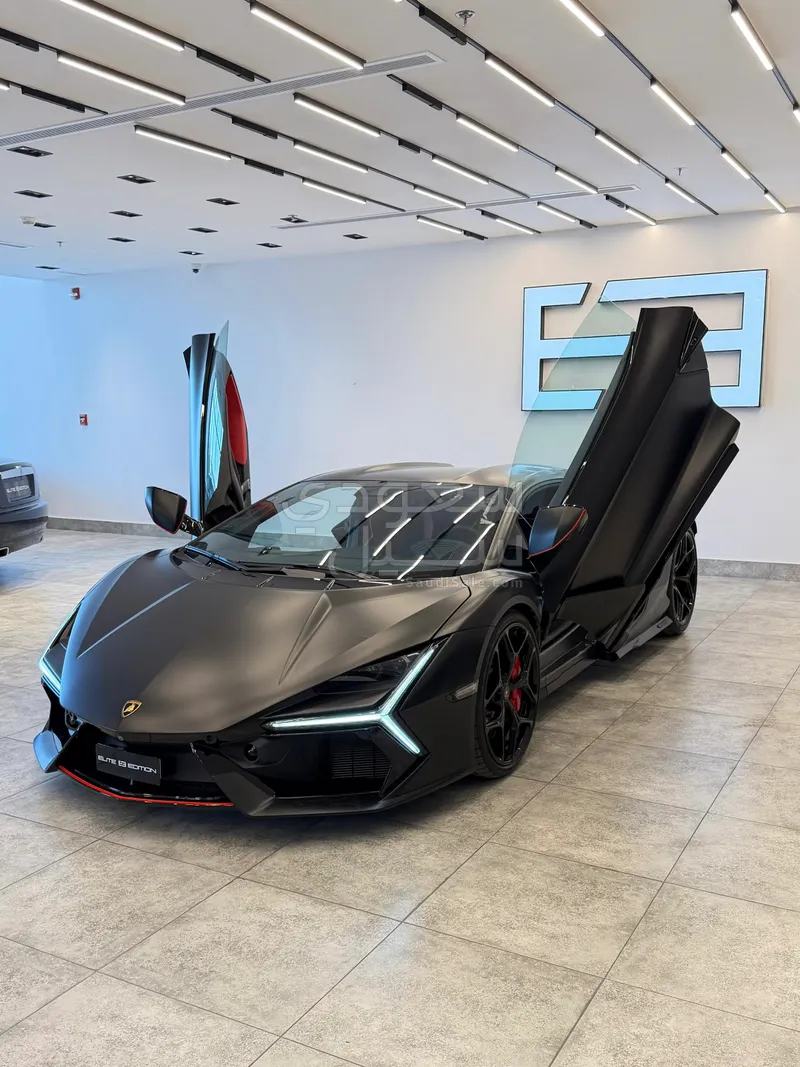 2024 لمبرجيني ريفويلتو