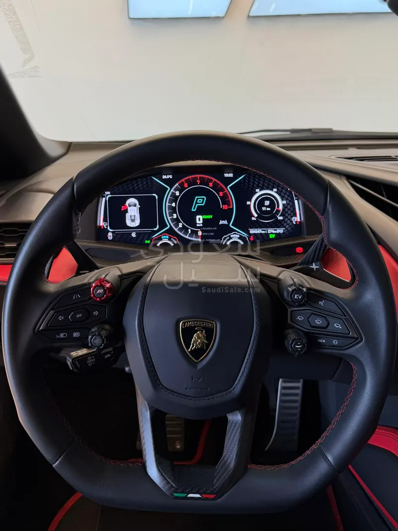 2024 لمبرجيني ريفويلتو