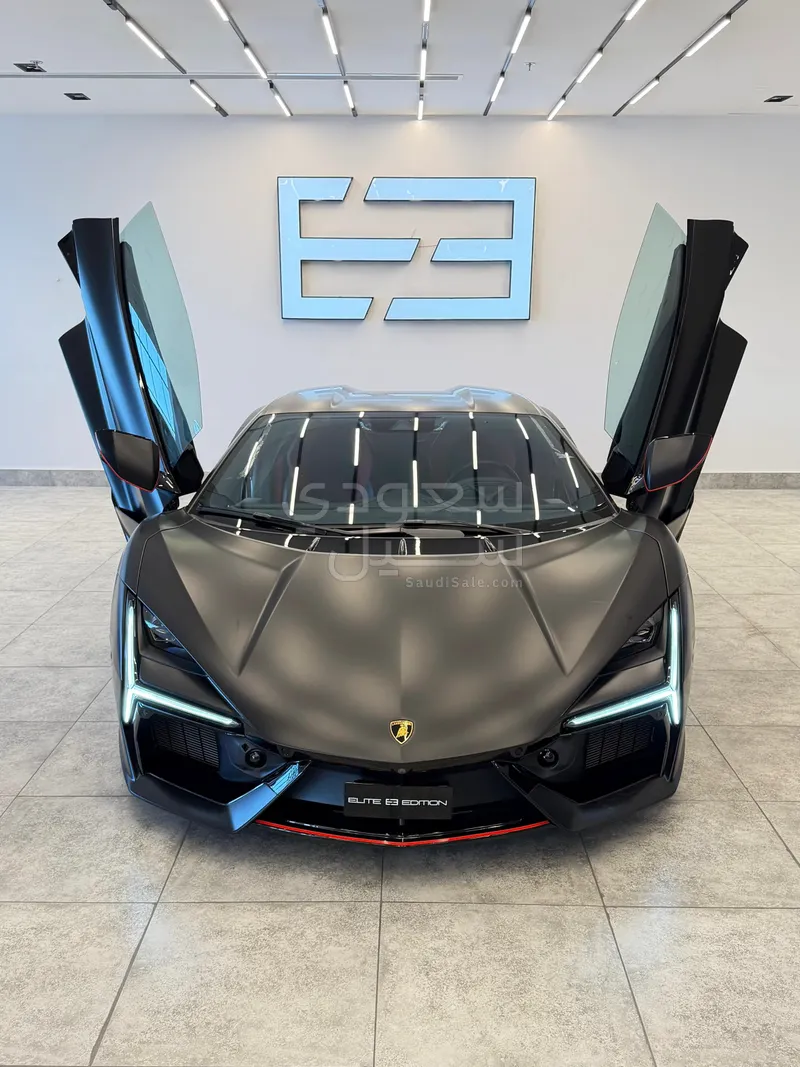 2024 لمبرجيني ريفويلتو