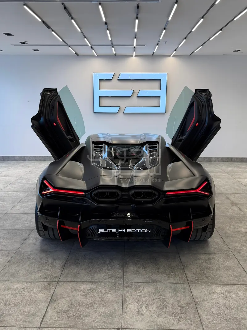 2024 لمبرجيني ريفويلتو