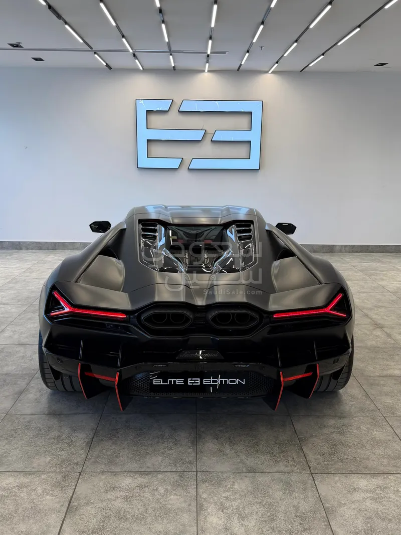 2024 لمبرجيني ريفويلتو