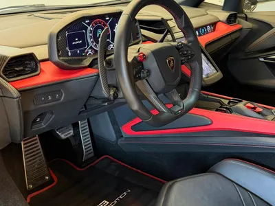 2024 لمبرجيني ريفويلتو