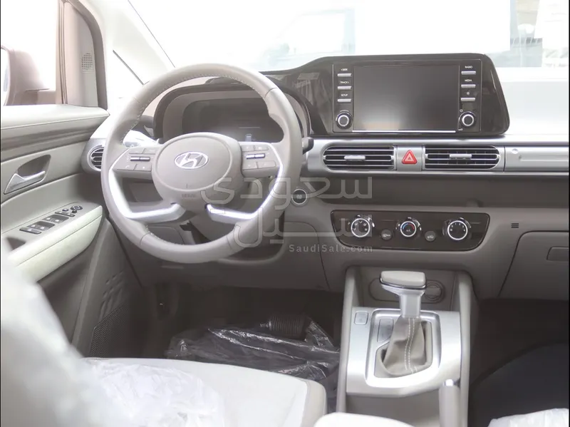 2025 هيونداي ستاريا