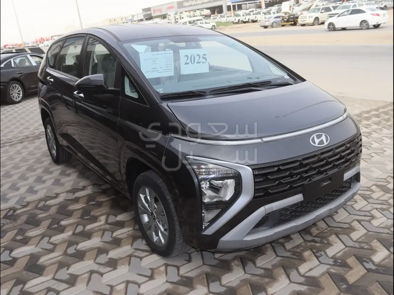 2025 هيونداي ستاريا