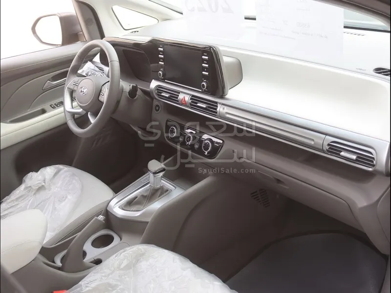 2025 هيونداي ستاريا