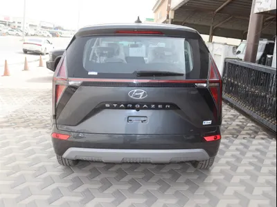 2025 هيونداي ستاريا