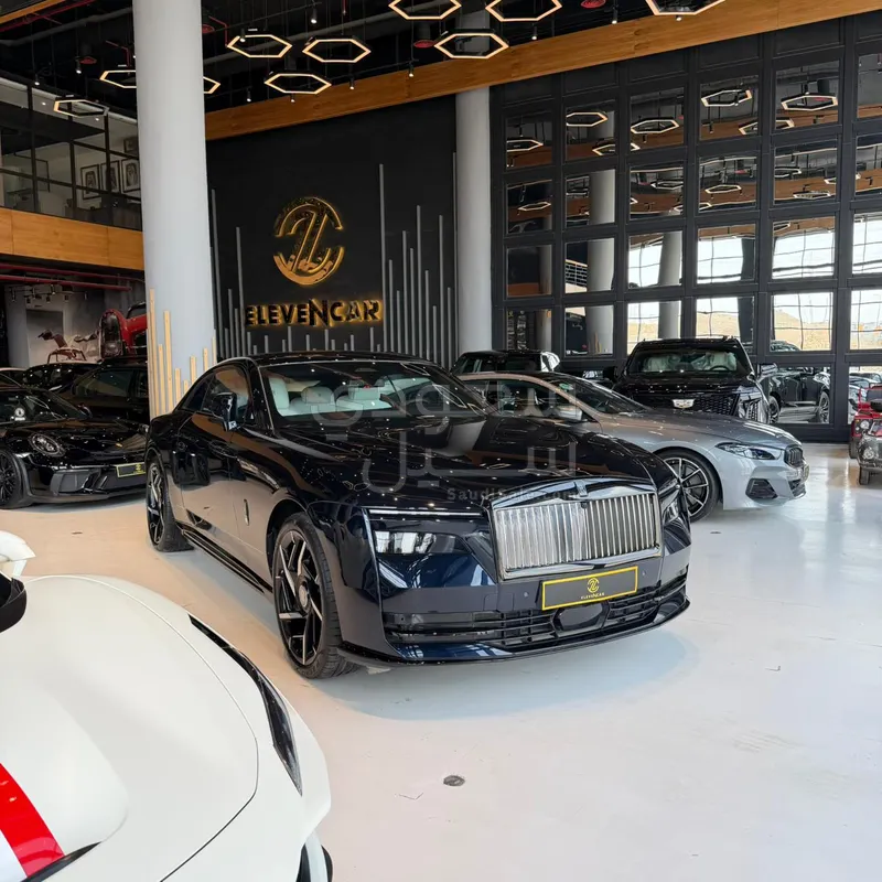 2025 رولز رويس سبيكتر بلاك بادج