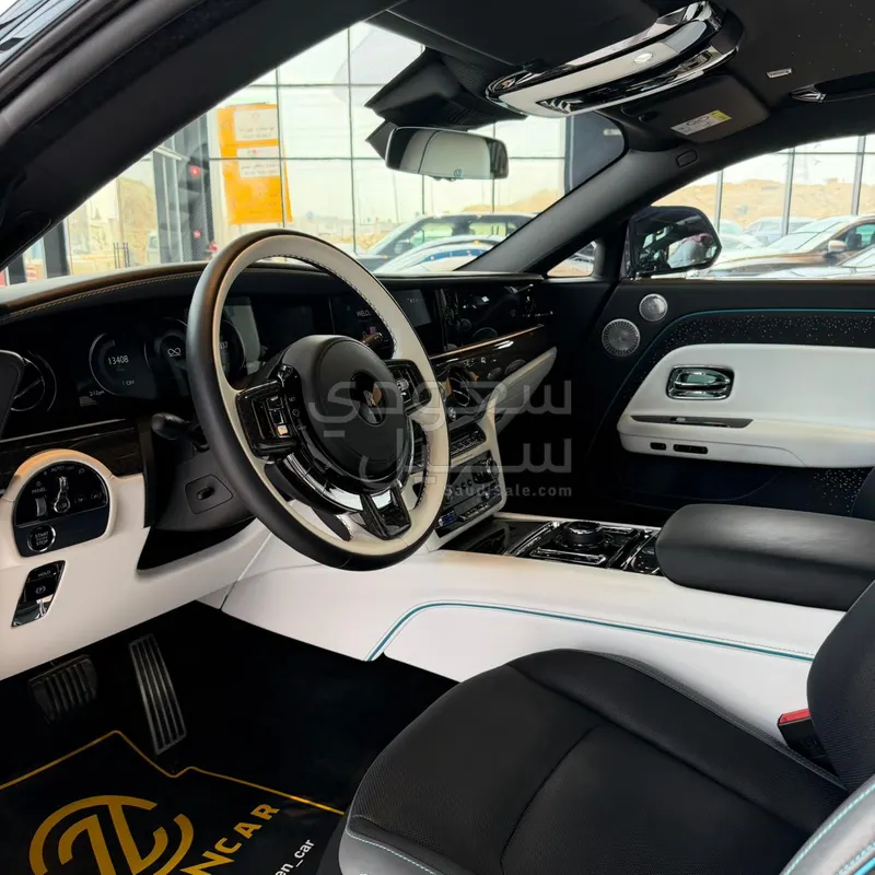 2025 رولز رويس سبيكتر بلاك بادج