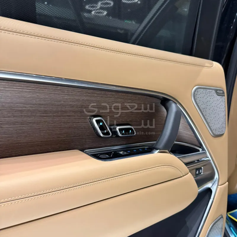 2026 لاند روفر رينج روفر اوتوبيوغرافي