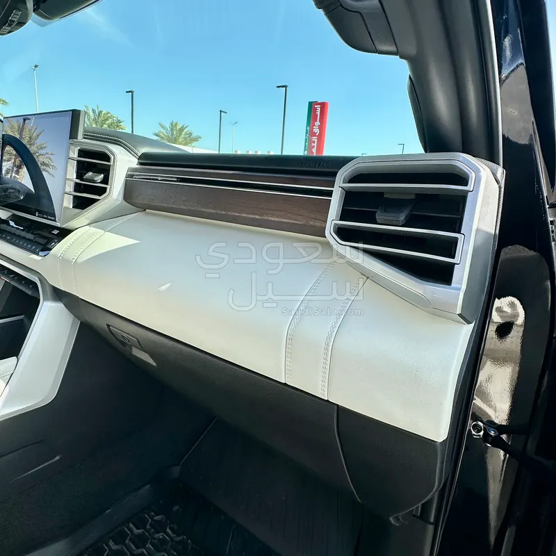 2024 تويوتا تندرا كابستون