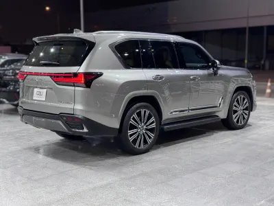 2025 لكزس إل إكس 600