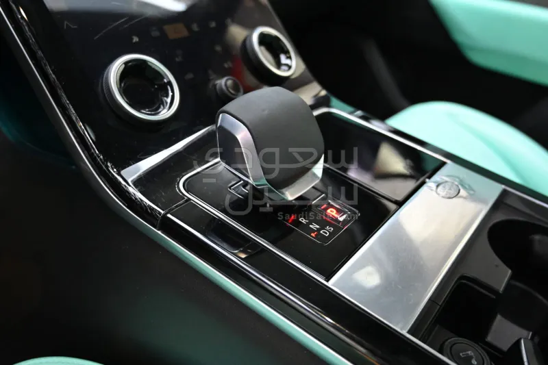 2021 لاند روفر رينج روفر فيلار اس