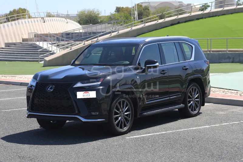 2023 لكزس إل إكس 600